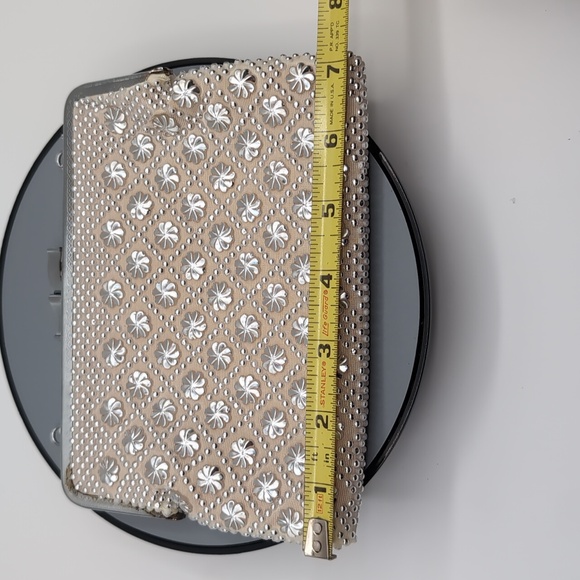 Du-Val|NWOT Champagne Pink Clutch With Silver Toned Detailing & Studded Pattern - Picture 9 of 10